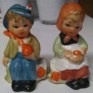 Salt & pepper shakers